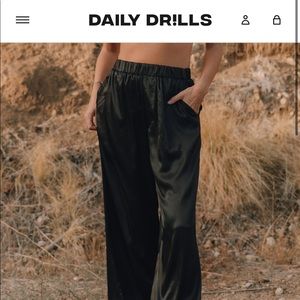 Daily drills silky resort pant